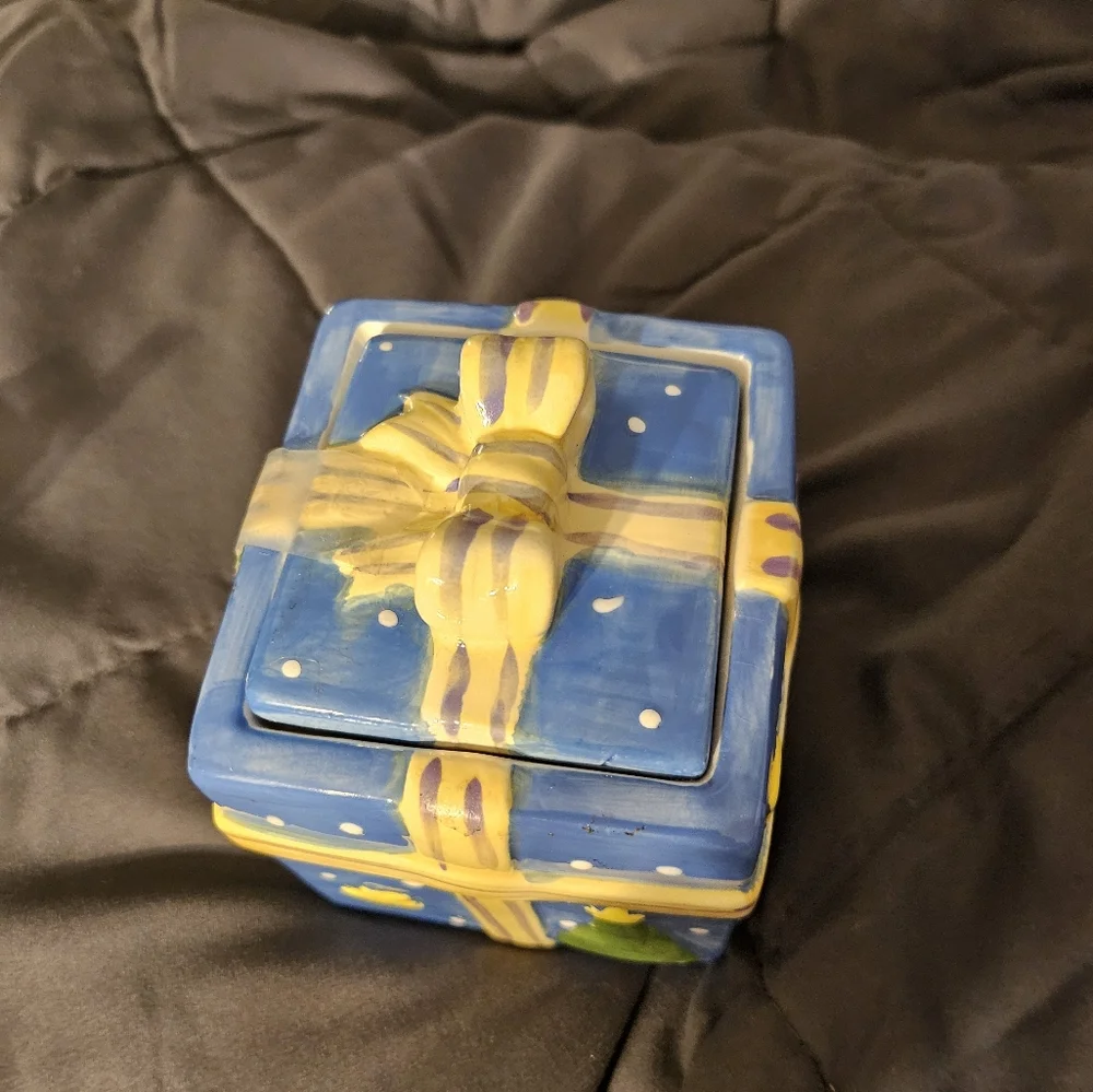 Vintage‎ Ceramic Decoration Christmas Candles (1 missing The Top)